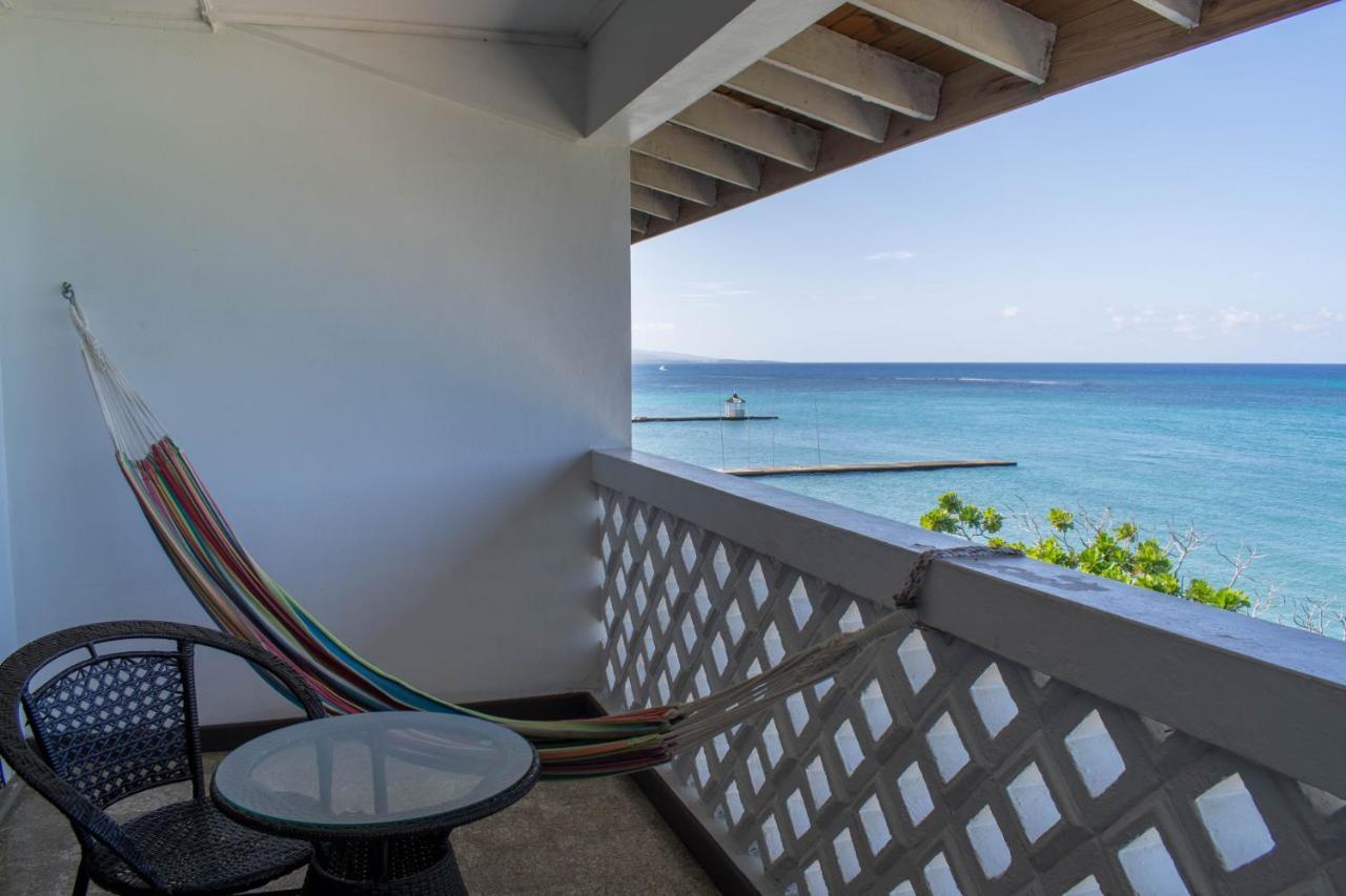 Kaz Kreol Beach Hotel Ocho Rios Exteriör bild