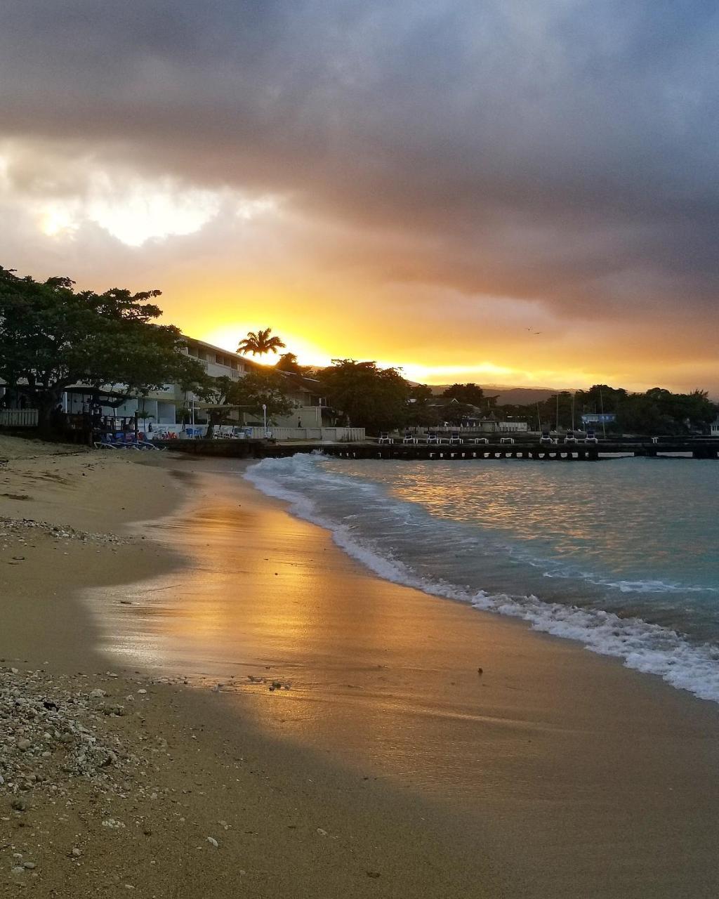 Kaz Kreol Beach Hotel Ocho Rios Exteriör bild