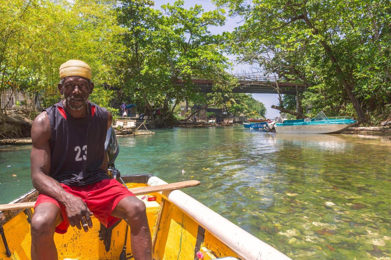 Kaz Kreol Beach Hotel Ocho Rios Exteriör bild